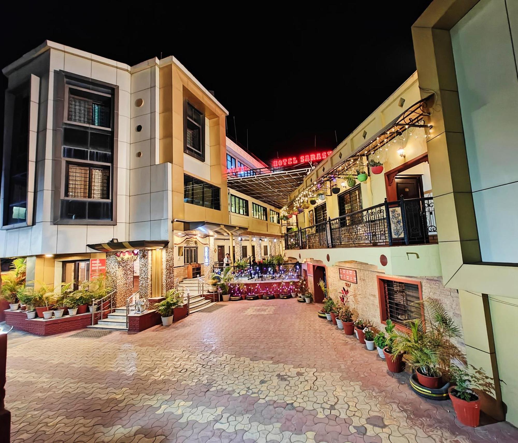 Hotel Saraswati Mount Abu Buitenkant foto