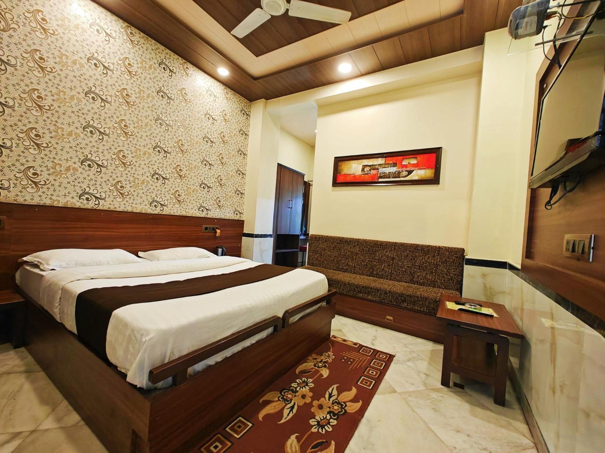 Hotel Saraswati Mount Abu Buitenkant foto