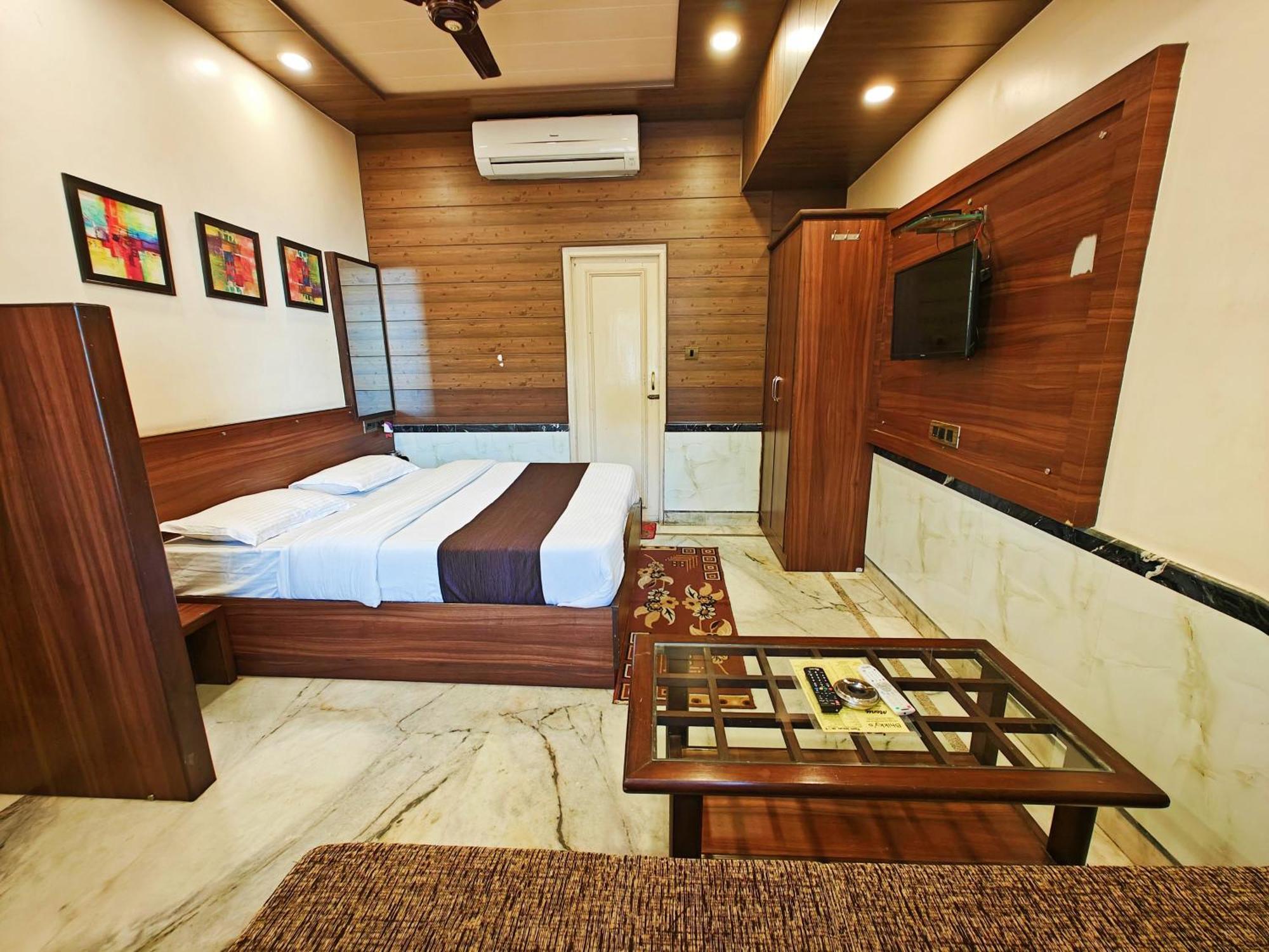 Hotel Saraswati Mount Abu Buitenkant foto